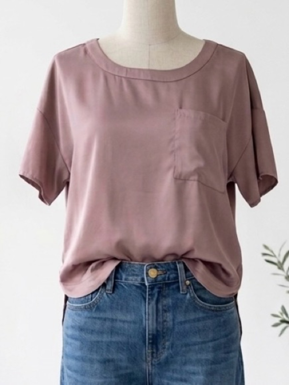 Express| Breezy Satin Dusty Rose Short-Sleeve Pocket T Rounded Hem Blouse Sz S